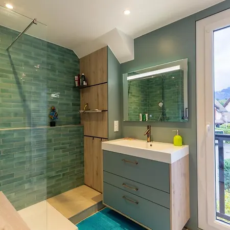 Maison Mitoyenne Proche Holiday home Annecy